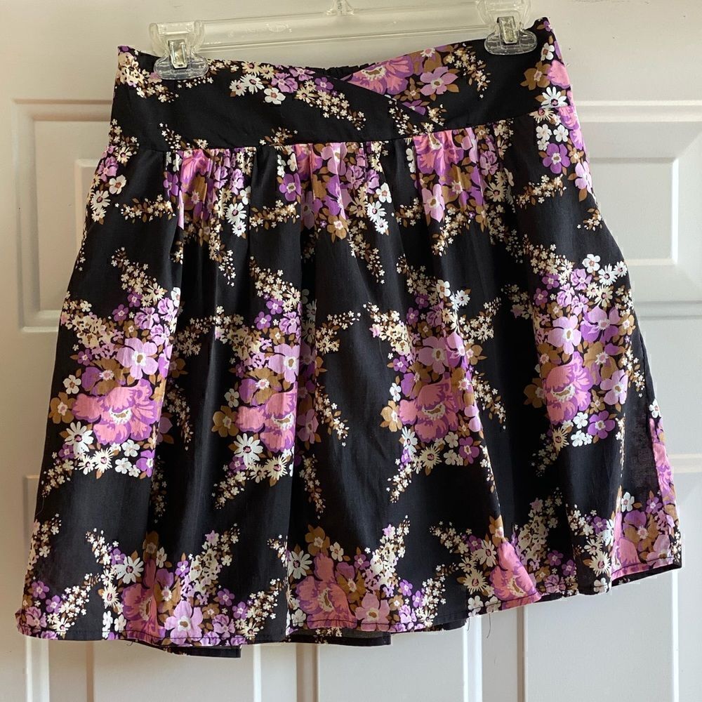 Mimi Chica- Floral Skirt w/ Pockets 